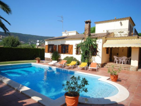 Гостиница Peaceful Villa in Calonge Spain with Swimming Pool  Калонже